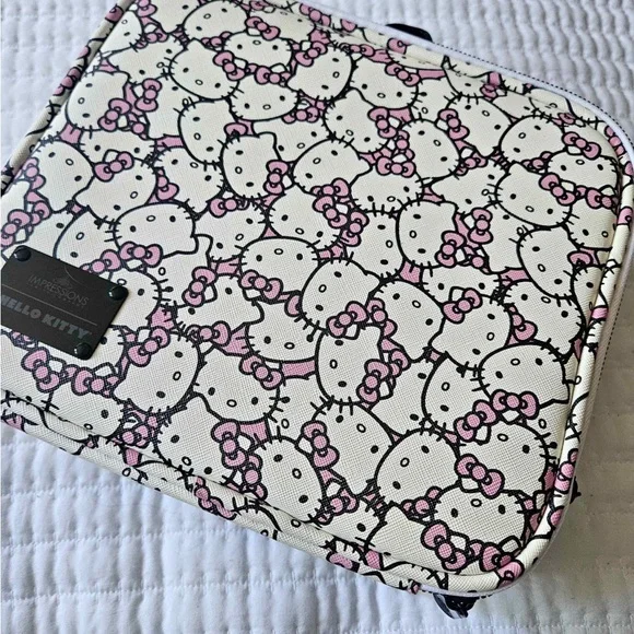 Hello Kitty Cosmetic Bag - Picture 1 of 5